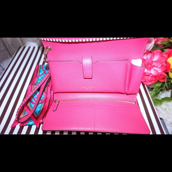 HENRI BENDEL UPTOWN ORGANIZER WRISTLET WALLET - Picture 2 of 2